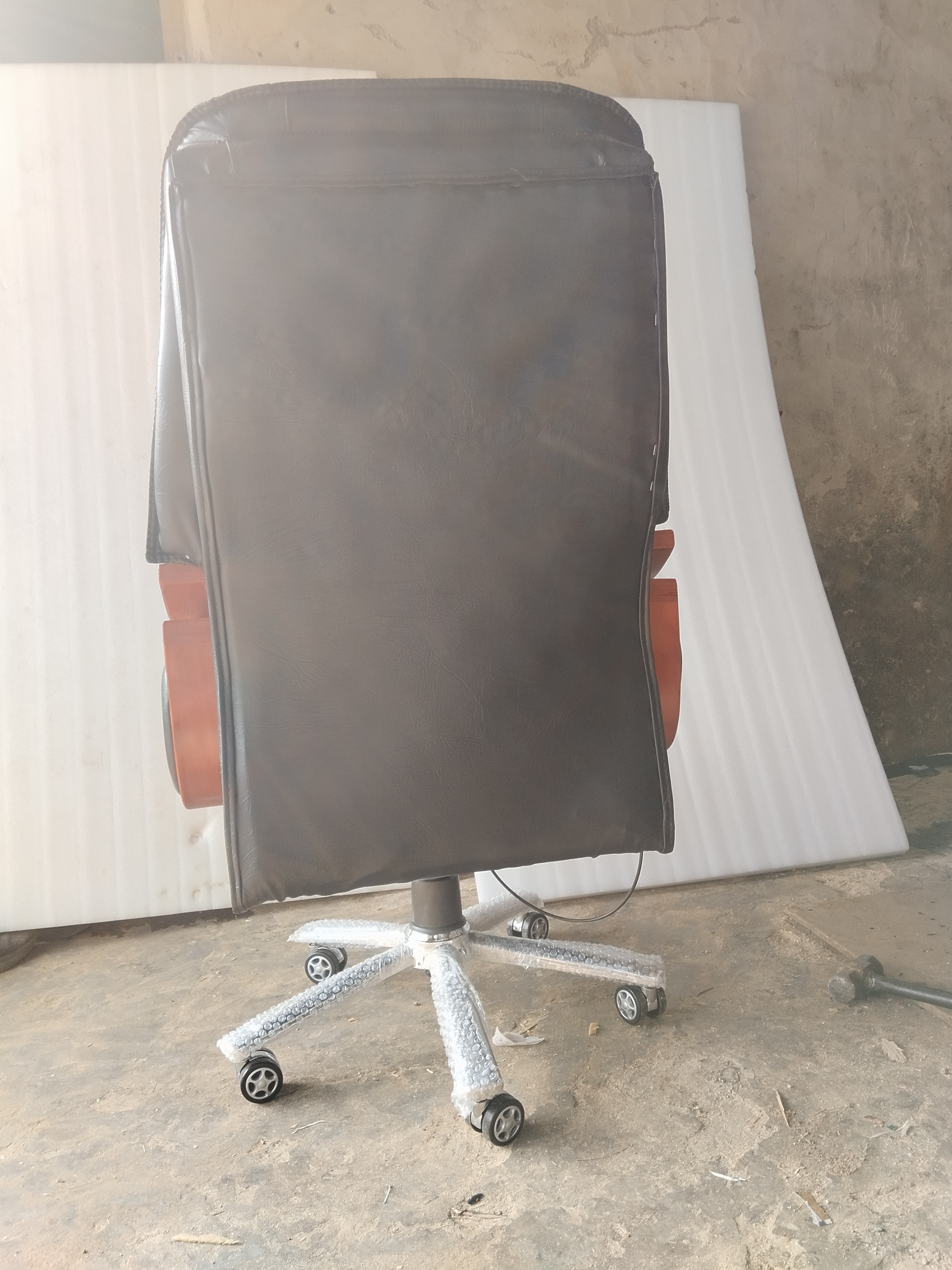 RECLINING BOSS CHAIR