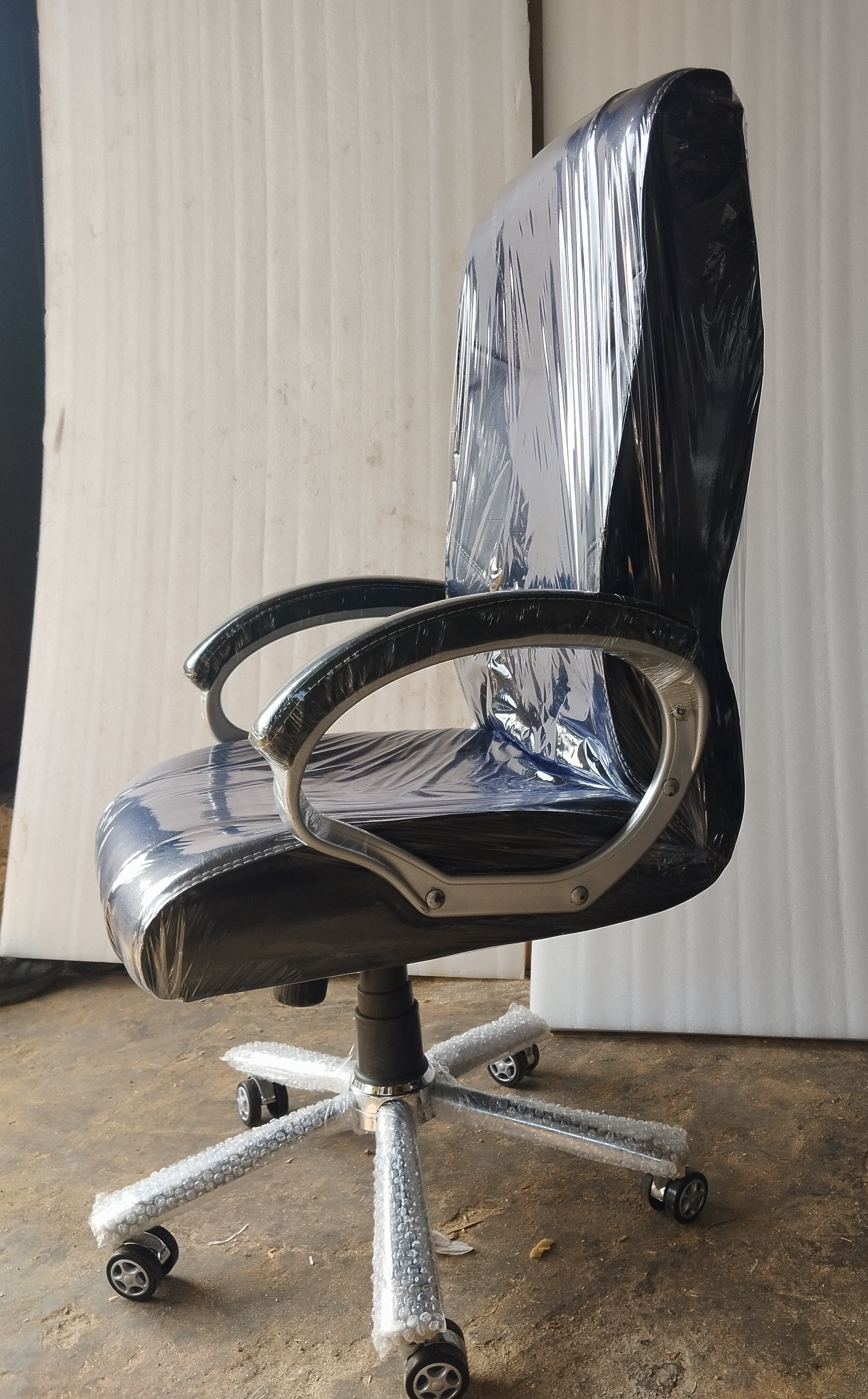  HIGH BACK ERGONOMIC OFFICE CHAIR