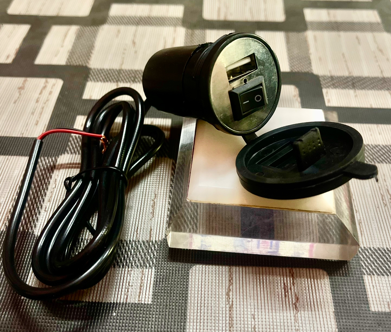 USB CHARGER FOR ALL TYPE USB_2W  FOR RETROFIT 2W