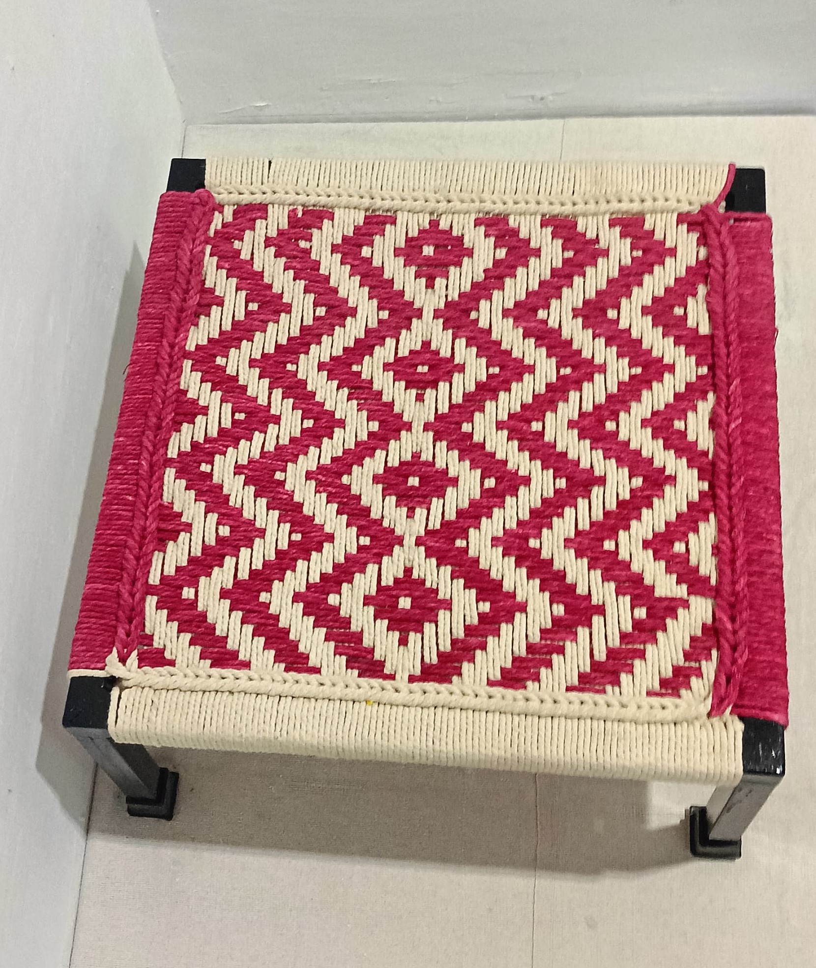 Traditional Handicraft Pida, Mudda, Chowki (Mediun Size Red- White)